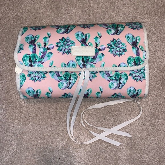 ollie & olivia Handbags - Ollie & Olivia succulent travel cosmetic bag